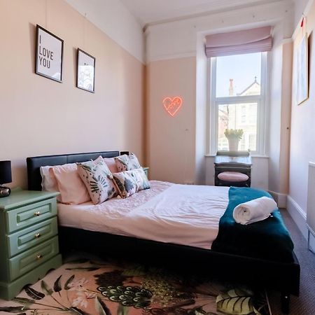 5-Bed House With Distant Sea Views In Plymouth Villa Eksteriør billede