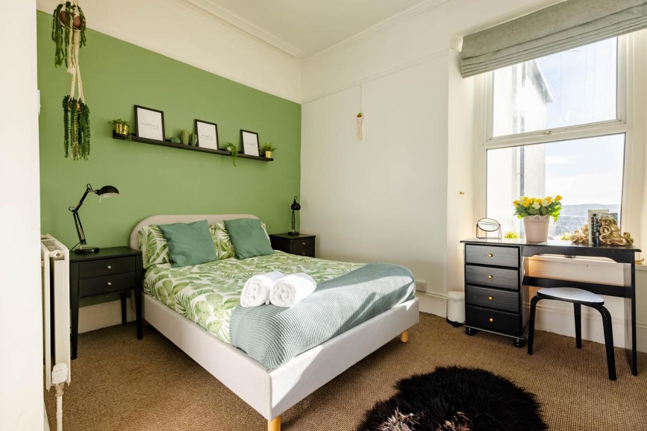 5-Bed House With Distant Sea Views In Plymouth Villa Eksteriør billede